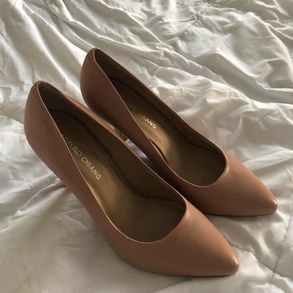 Arturo Chiang Nude Pumps